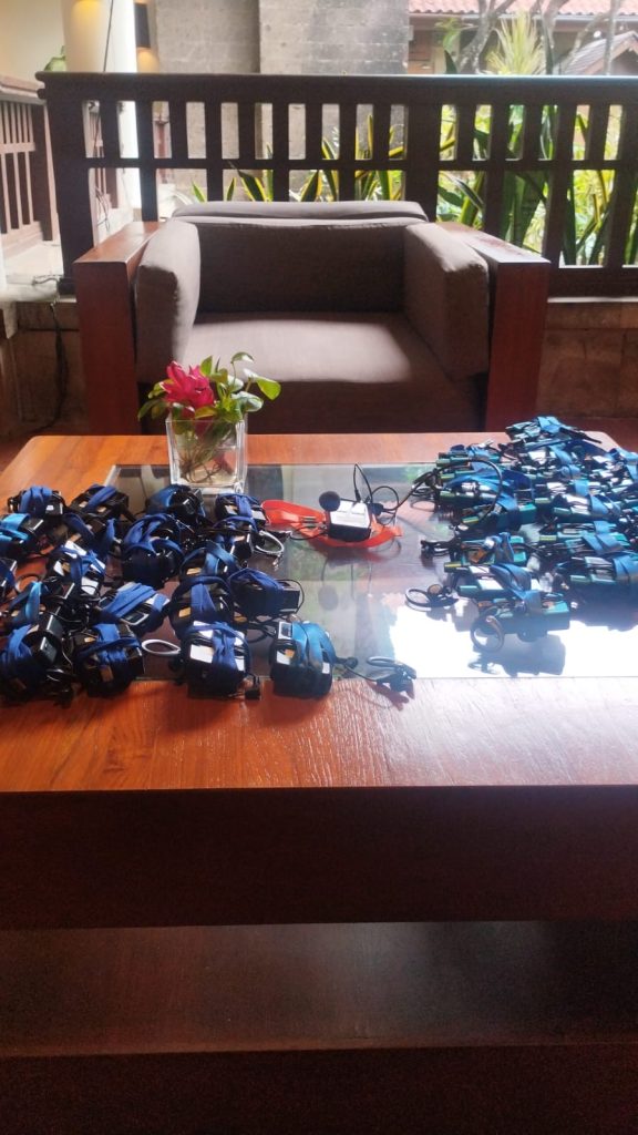 SEWA ALAT TUR PEMANDU wisata dan pabrik di wilayah Bandung, Gunakan layanan RENTAL TGS atau alat SIS dengan Earphone dan Headset menggunakan Transmitter dan Receiver